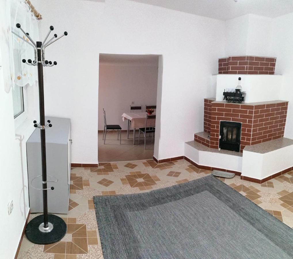 Ugralet Apartment Lunca de Sus Exterior photo